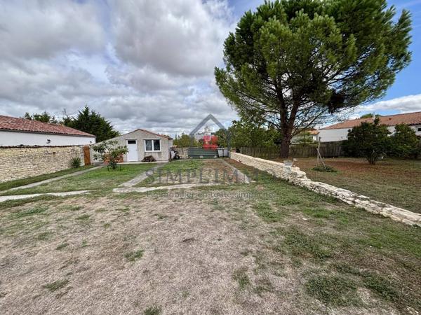 Maison en pierre, 178 m², 4 chambres, terrain de 1800 m²  + un Studio