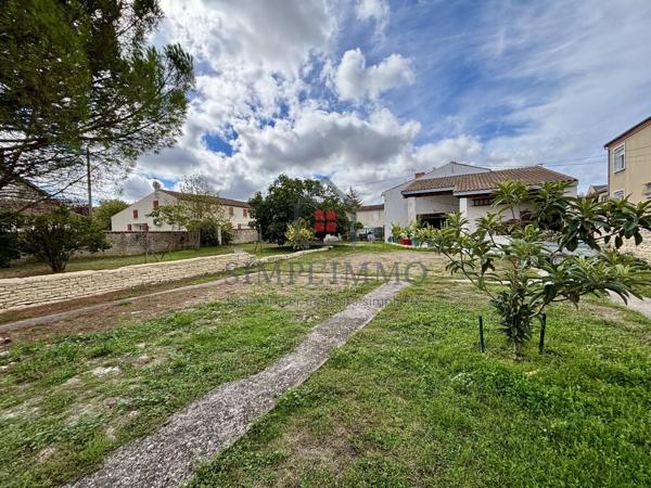 Maison en pierre, 178 m², 4 chambres, terrain de 1800 m²  + un Studio
