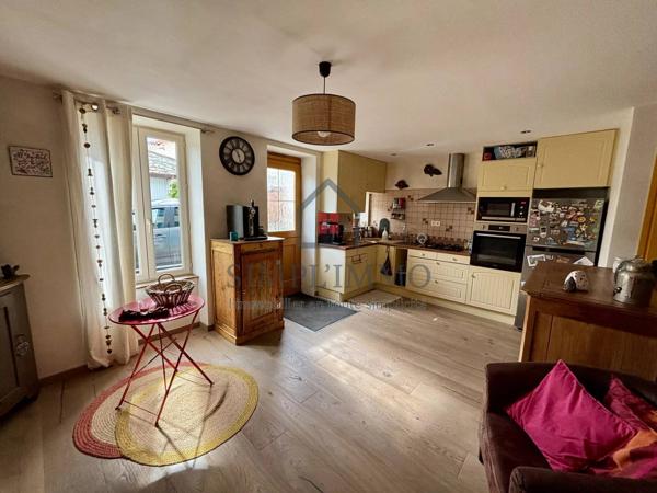 Maison en pierre, 178 m², 4 chambres, terrain de 1800 m²  + un Studio