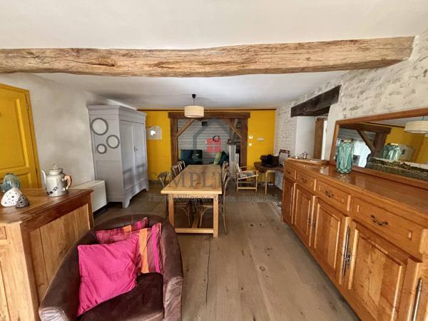 Maison en pierre, 178 m², 4 chambres, terrain de 1800 m²  + un Studio