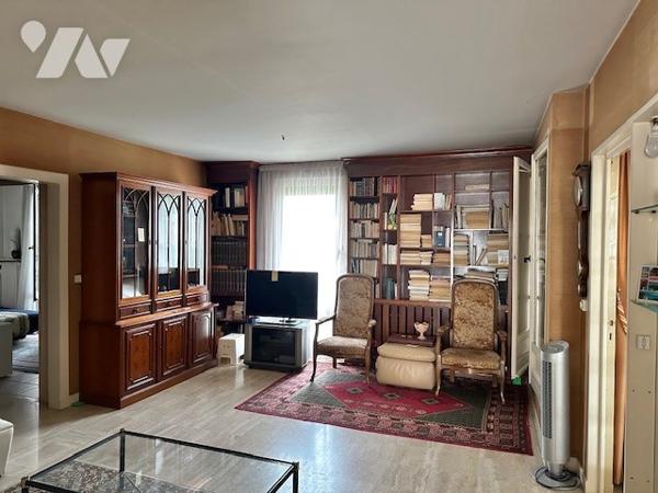 Appartement à Vendre à Villiers-le-Bel (95400) en Val-d'Oise (95), 5 pièces dont 3 chambres,