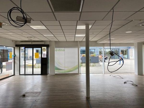 Bel ensemble immobilier : idéal pour activités tertiaires