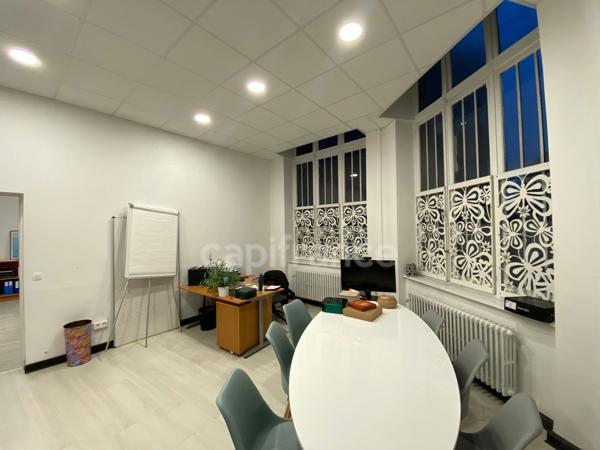 Local/bureau à louer ROUBAIX (59) Quartier:gare, centre-ville 114,85m2 , 2 parkings, zone franche.