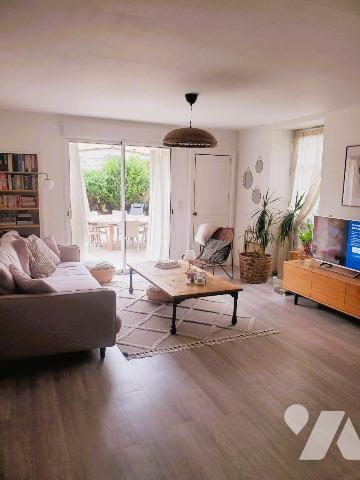 Rare à Chauvigny, maison de ville non mitoyenne offrant tous les avantages d'une maison familia...