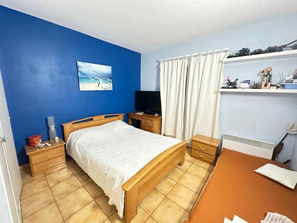 À vendre : Maison familiale avec piscine, jardin et vue imprenable à La Tour-d'Aigues