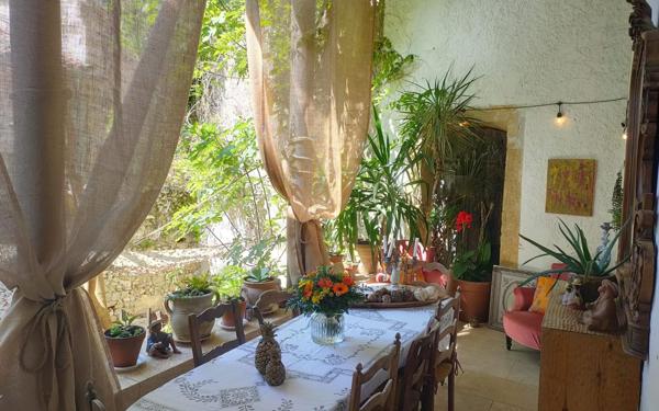 Maison à vendre    10 pièces •  Uzès