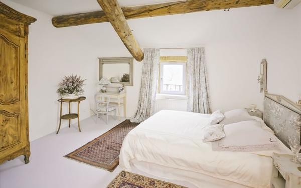 Maison à vendre    10 pièces •  Uzès