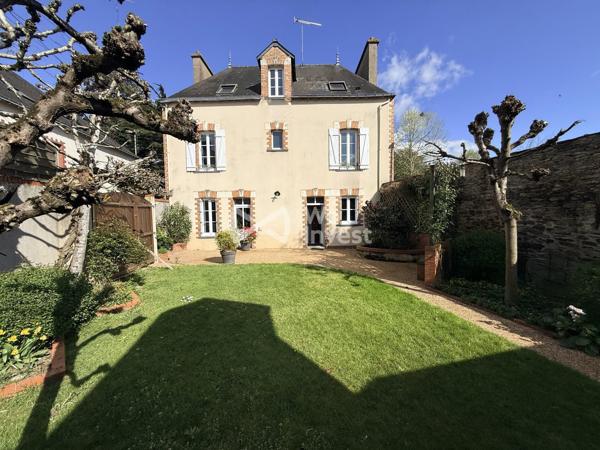 Demeure d'exception au coeur de Chateaubriant: Le privilège du tout à pied