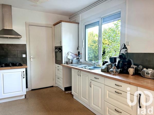 Maison 4 pièces de 79 m² à Saint-Médard-de-Guizières (33230)