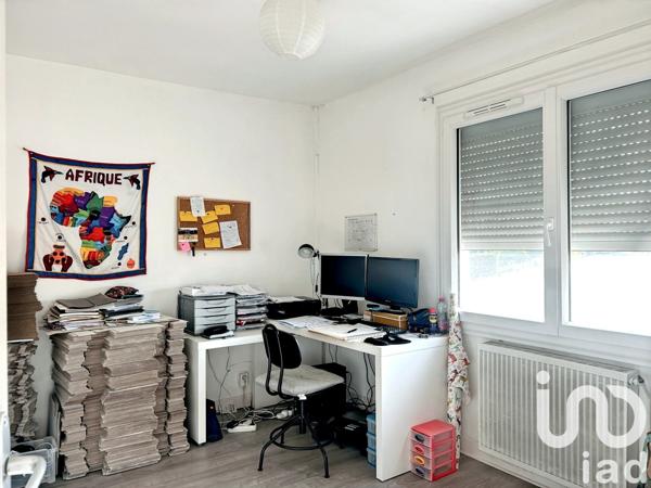 Maison 4 pièces de 79 m² à Saint-Médard-de-Guizières (33230)