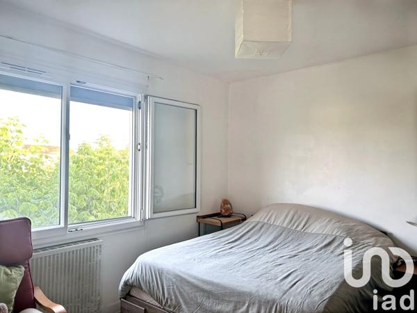 Maison 4 pièces de 79 m² à Saint-Médard-de-Guizières (33230)