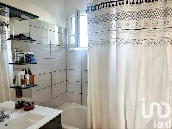 Maison 4 pièces de 79 m² à Saint-Médard-de-Guizières (33230)