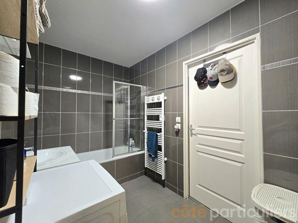 Vente
                Appartement99,32 m² - 4 Pièces -
                    TOURS (37000)