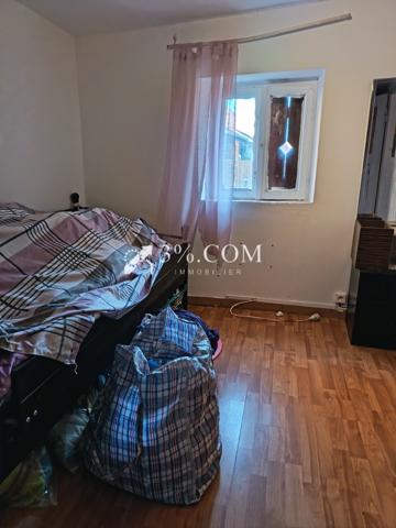Maison
                                                                                                                                                                                                                                                                                                                        5 pièce(s)                                                                                                                                                                                                          3 chambre(s)                                                                                                                                                                                                          90  m²