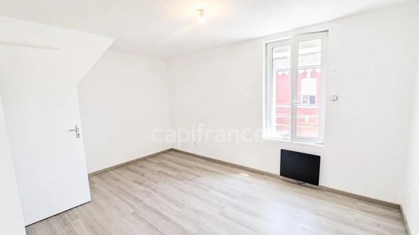 Maison rénovée de 66 m² avec jardin et terrasse – Denain – 77 000 € FAI