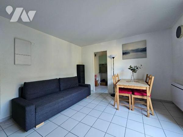 A VENDRE - ROUEN - ACCÈS IMMÉDIAT TEOR

Dans un immeuble comprenant 3 étages sans ascenseur, ...