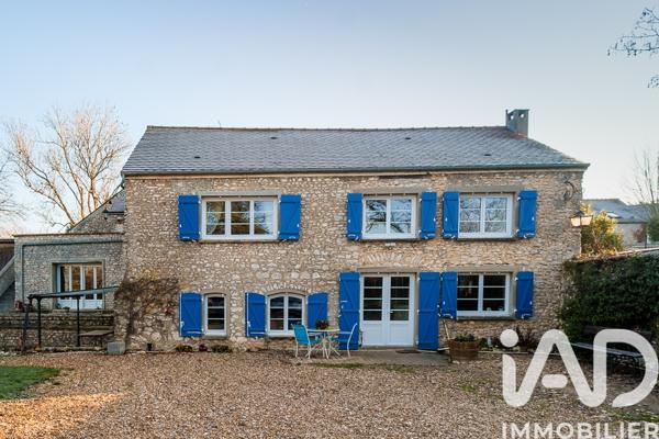 Maison à vendre 8 pièces 215 m² Courgent