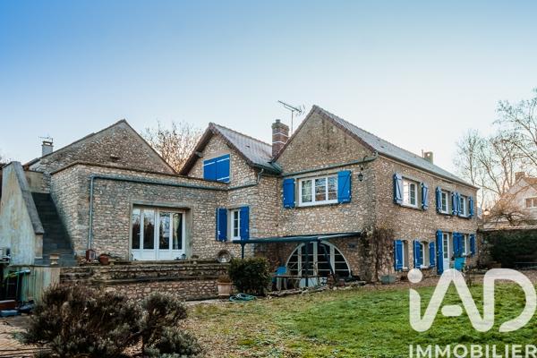 Maison à vendre 8 pièces 215 m² Courgent