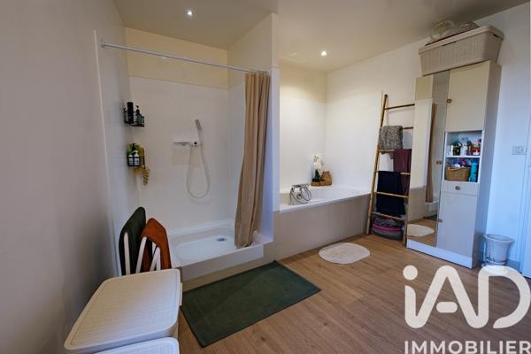 Maison à vendre 8 pièces 215 m² Courgent