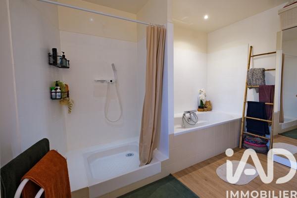 Maison à vendre 8 pièces 215 m² Courgent