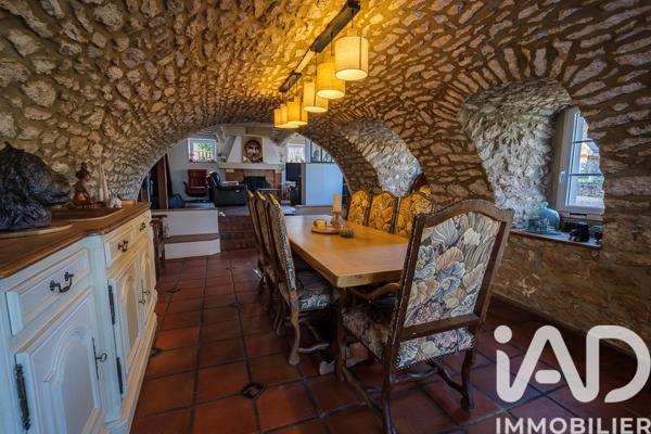 Maison à vendre 8 pièces 215 m² Courgent