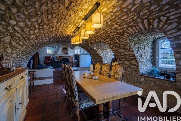 Maison à vendre 8 pièces 215 m² Courgent