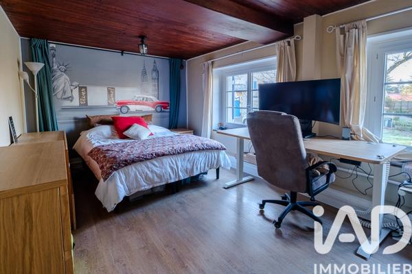 Maison à vendre 8 pièces 215 m² Courgent