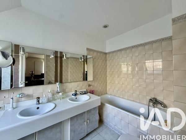 Maison à vendre 8 pièces 209 m² La Queue-en-Brie