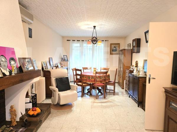 Maison sur sous-sol enterré avec jardin clôturé – Centre-ville et commodités