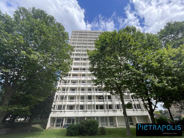 T3 au 15° étage avec terrasse de 11m²