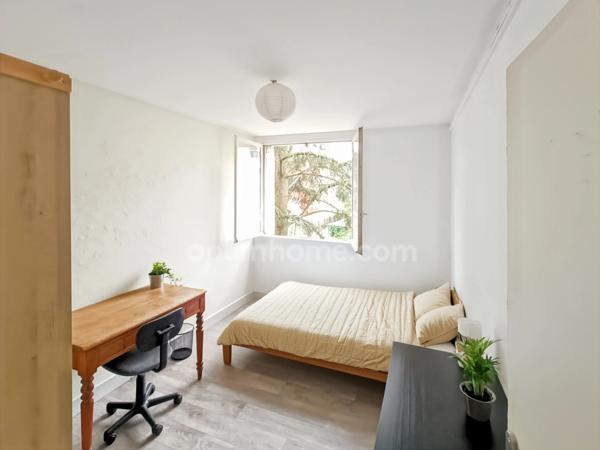 SAINT PRIEST Centre (69) à vendre Appartement T4 rénové, 3 chambres