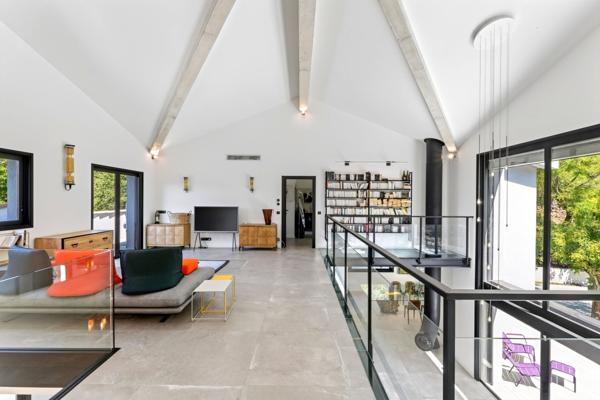 Vente Maison de luxe Marseille 12 6 Pièces 350 m²