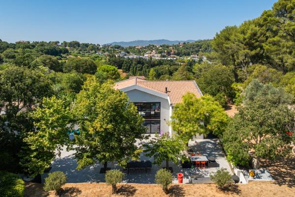 Vente Maison de luxe Marseille 12 6 Pièces 350 m²
