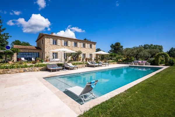 Vente Villa de luxe Tourrettes 8 Pièces 327 m²