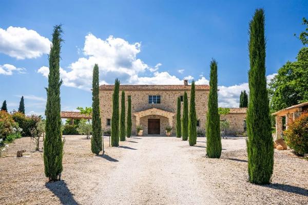 Vente Villa de luxe Tourrettes 8 Pièces 327 m²