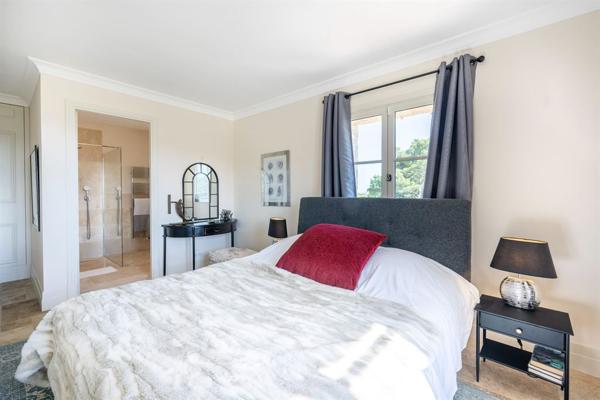 Vente Villa de luxe Tourrettes 8 Pièces 327 m²
