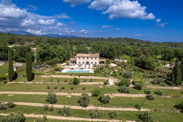 Vente Villa de luxe Tourrettes 8 Pièces 327 m²