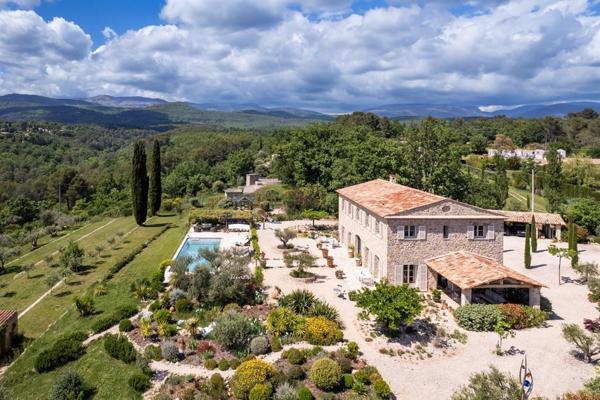 Vente Villa de luxe Tourrettes 8 Pièces 327 m²