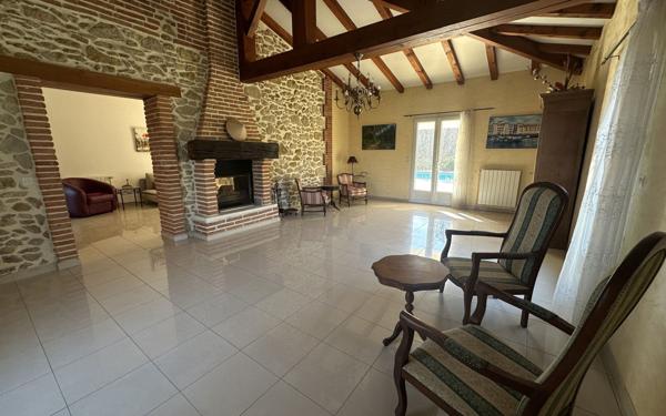 Maison à vendre    8 pièces •  Hinx