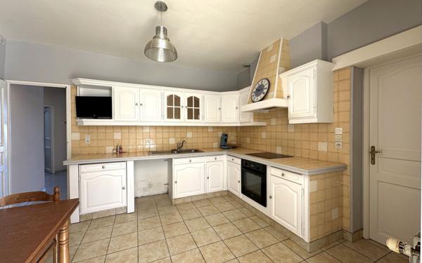 Maison à vendre    8 pièces •  Hinx