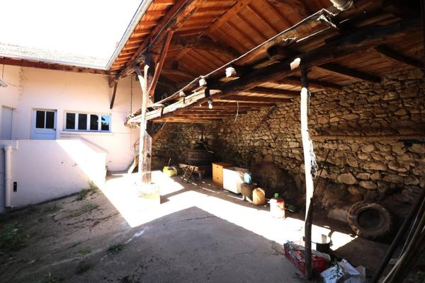 Corps de ferme sur 20 000 m² de terrain
