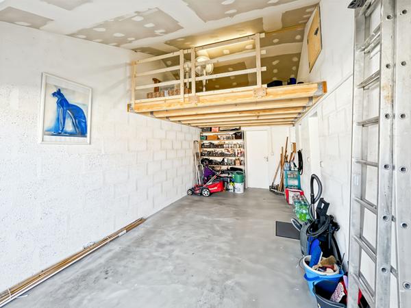 A 200 m de la plage - Maison impeccable avec véranda et garage