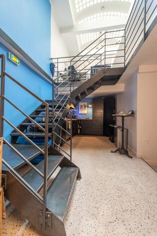 Bureaux-lofts  309 m² minutes métro Pigalle