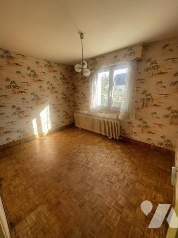 SARZEAU - A 200 mètres de la mer. Maison à rénover.