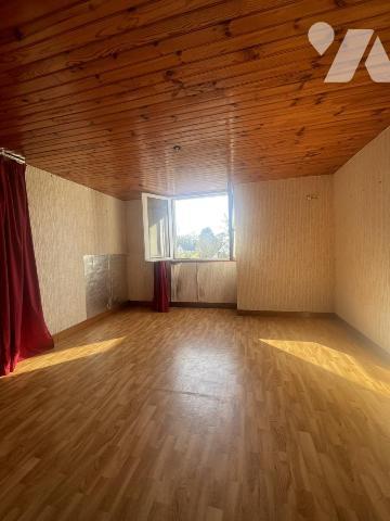 SARZEAU - A 200 mètres de la mer. Maison à rénover.