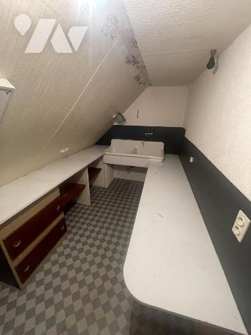 SARZEAU - A 200 mètres de la mer. Maison à rénover.