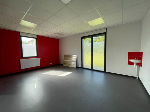 LOCAL PROFESSIONNEL - MONTRICHARD