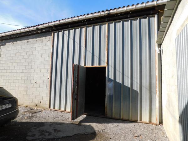 LOCATION BUREAU ENTREPOTS à DIGNE LES BAINS (04) d'une surface de 280 m² avec cour privative