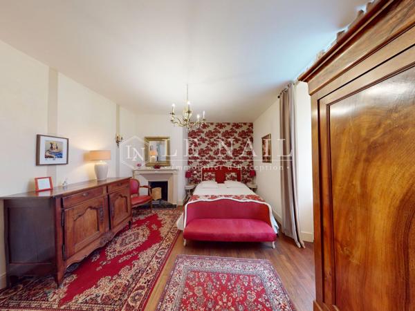 Confortable hôtel particulier avec 3 gîtes dans le quartier historique d'Issoudun (Indre)