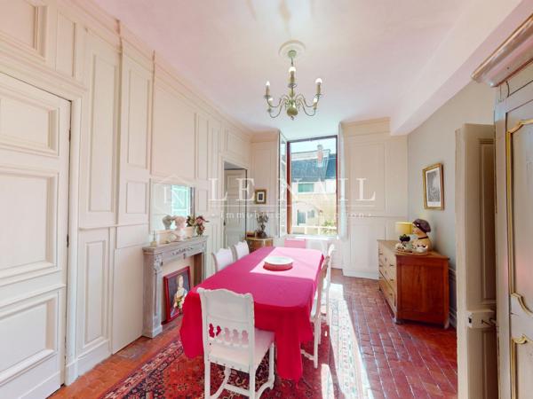 Confortable hôtel particulier avec 3 gîtes dans le quartier historique d'Issoudun (Indre)